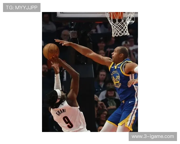 开拓者与勇士激战正酣 新赛季对决燃爆篮球激情