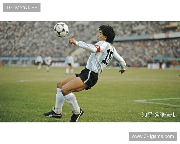 传奇球王迭戈·马拉多纳的辉煌与争议:从足球场到人生巅峰的跌宕起伏